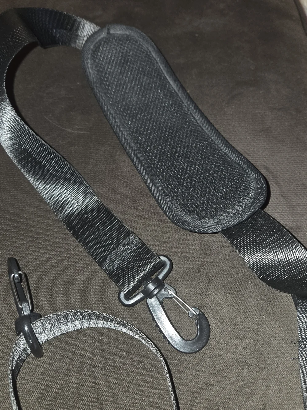Adjustable Black Shoulder Strap with Padded Pad